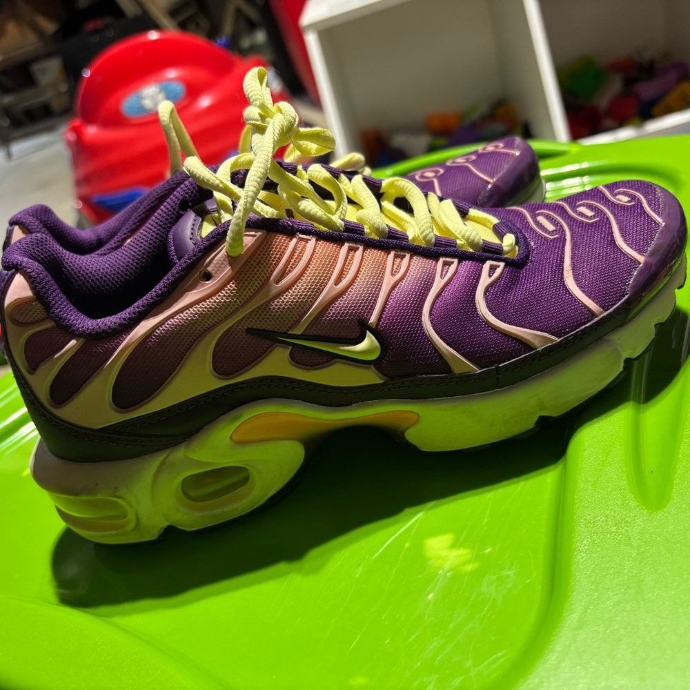 Nike Purple and Yellow Women's Sneakers